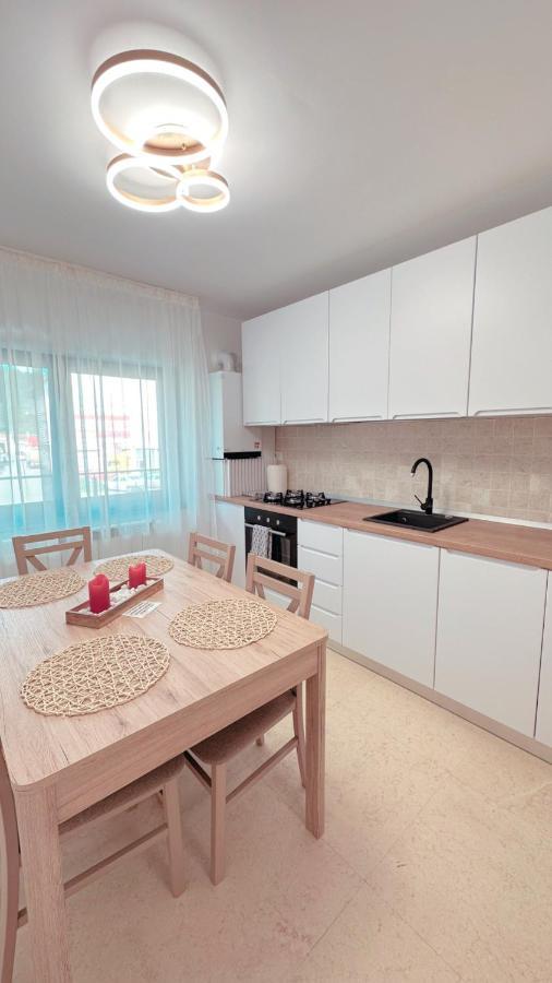 Scandinavia Apartment 1 Piatra Neamţ Exterior foto